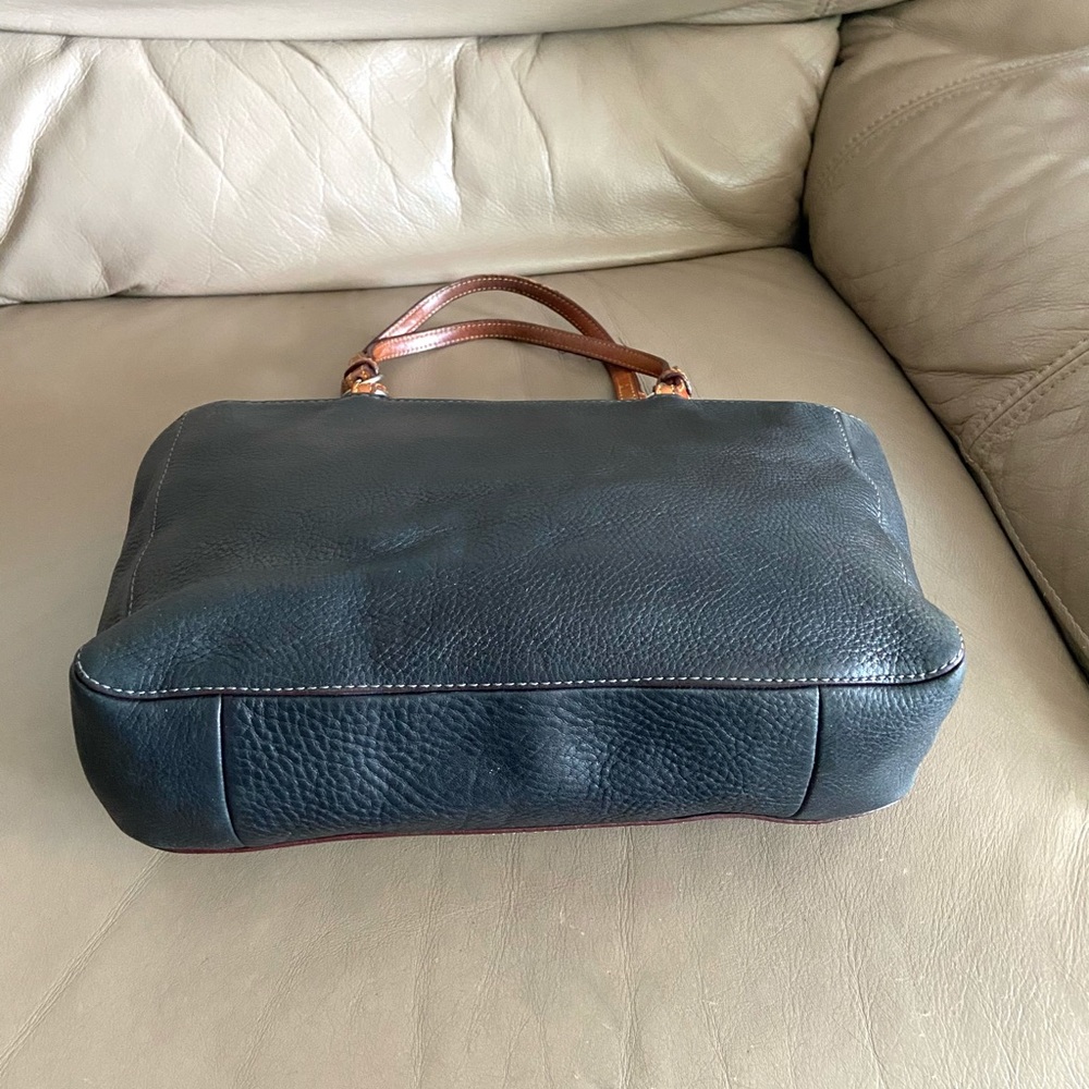 Authentic Coach Purse!! - Picture 7 of 16